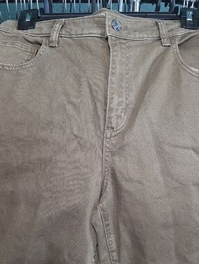 NWT ART CLASS OLIVE BARREL JEANS